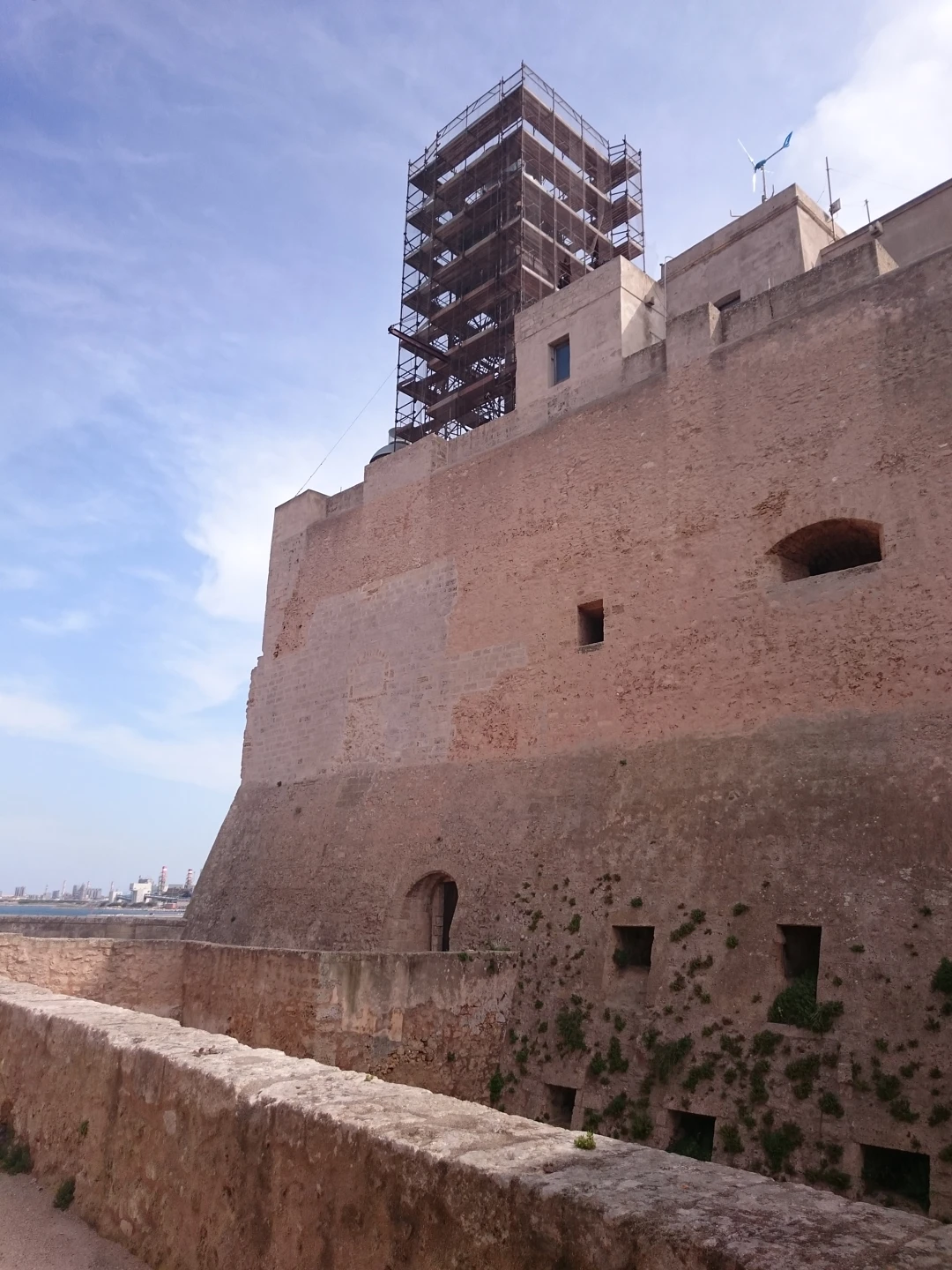 Vista faro - Castello Alfonsino - Brindisi - Archimeter