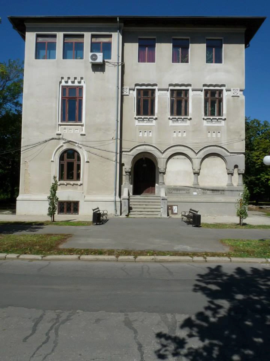 Vista Palazzo di Agrochimica - Università di Bucarest - Archimeter